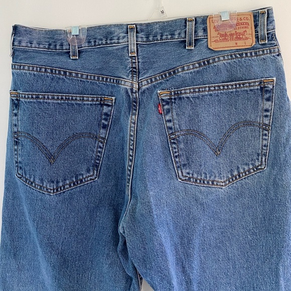 Men’s Levi Jeans - Picture 5 of 10